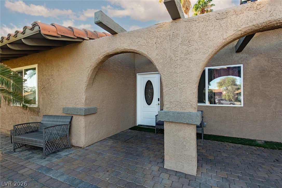 3158 La Luna Circle