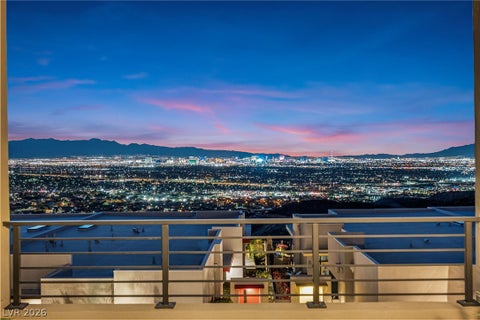 Townhouse For Sale - 406 Tranquil Peak Court<br/> Henderson, NV 89012