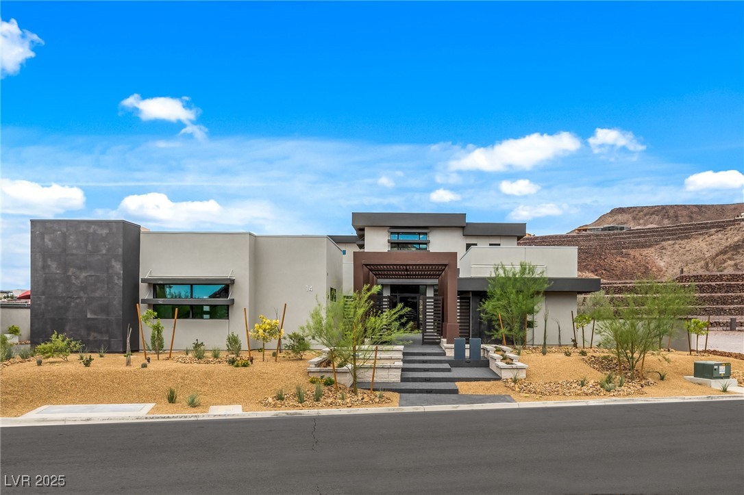 14 Sanctuary Peak Court