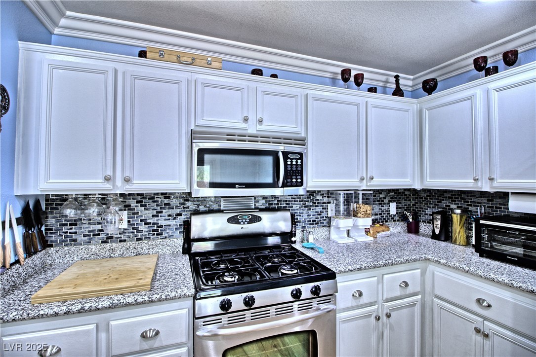 7728 Whispering River Street, Las Vegas, Nevada image 8