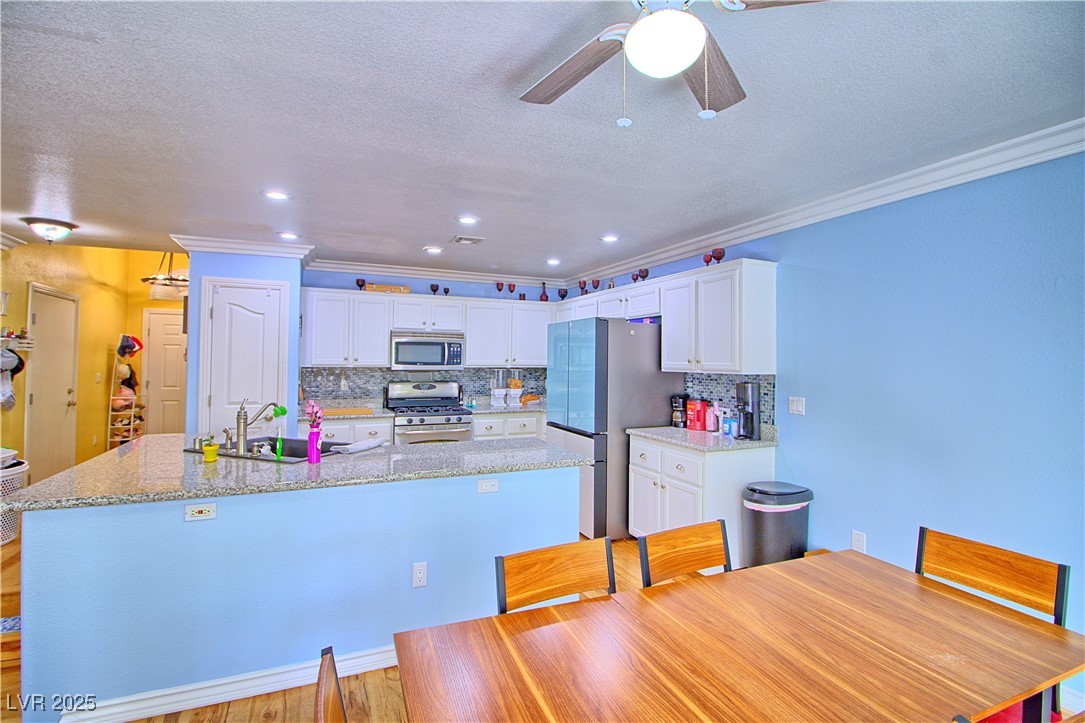 7728 Whispering River Street, Las Vegas, Nevada image 10