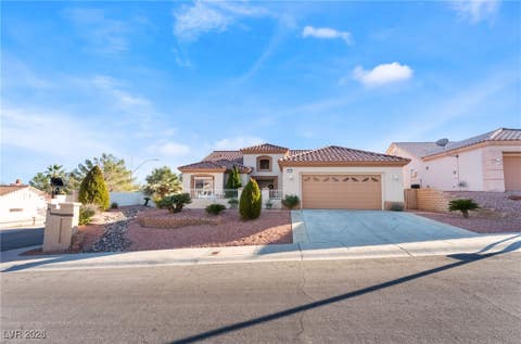 Homes For Sale - 10529 Broom Hill Drive<br/> Las Vegas, NV 89134