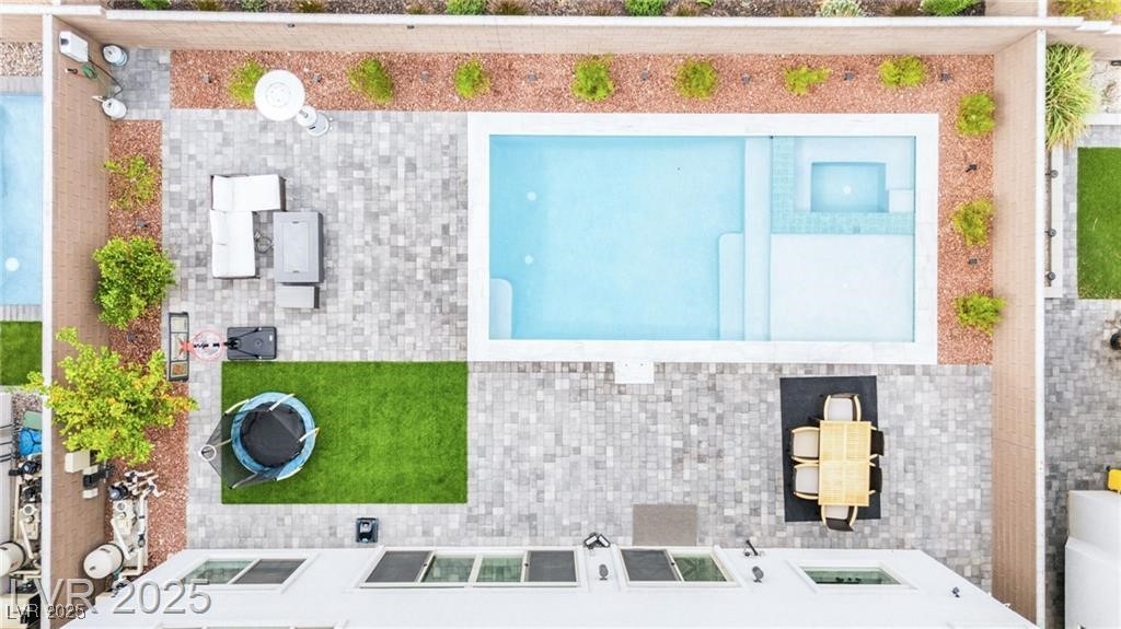 7226 Bold Rock Avenue