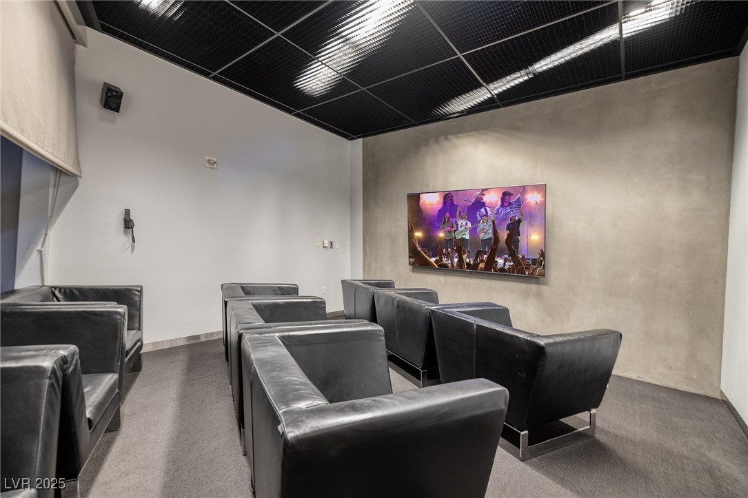 3722 Las Vegas Boulevard 2512 E