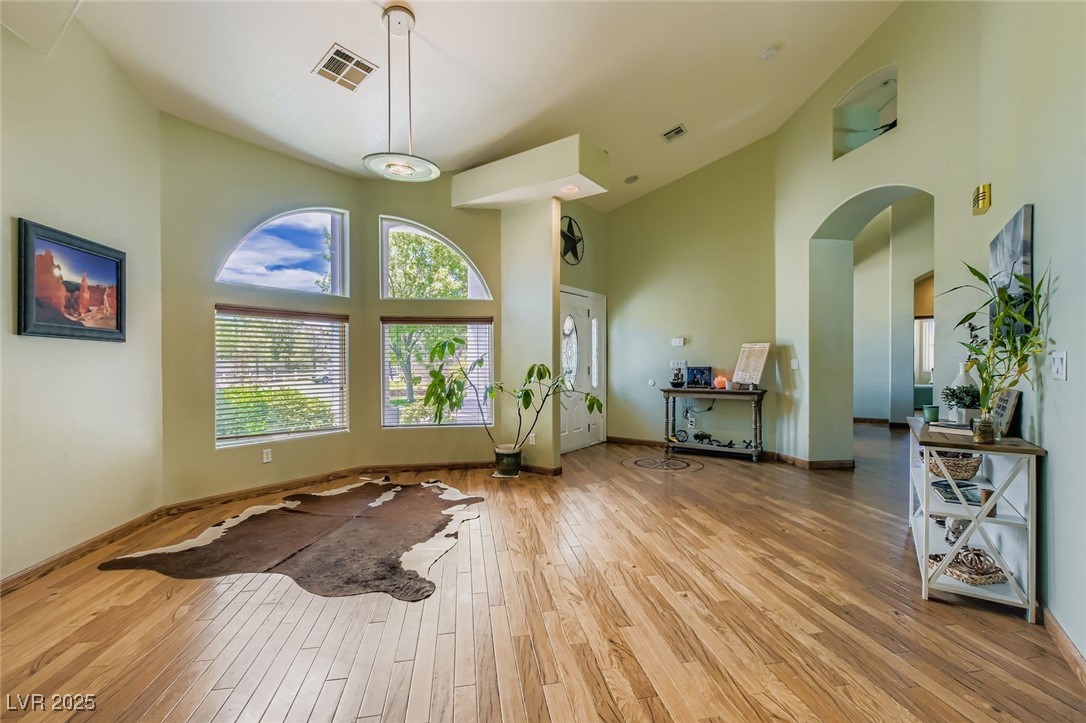 8640 Horse Drive
