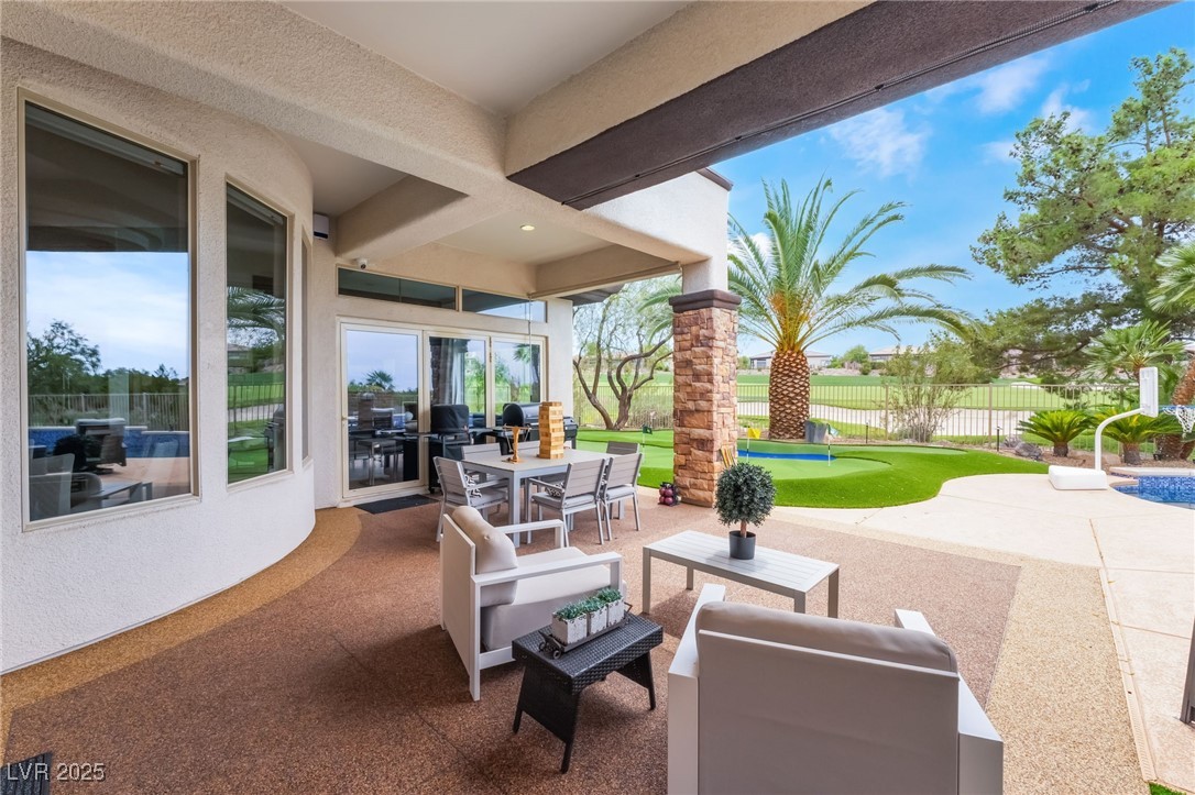 11 Knob Oak Drive