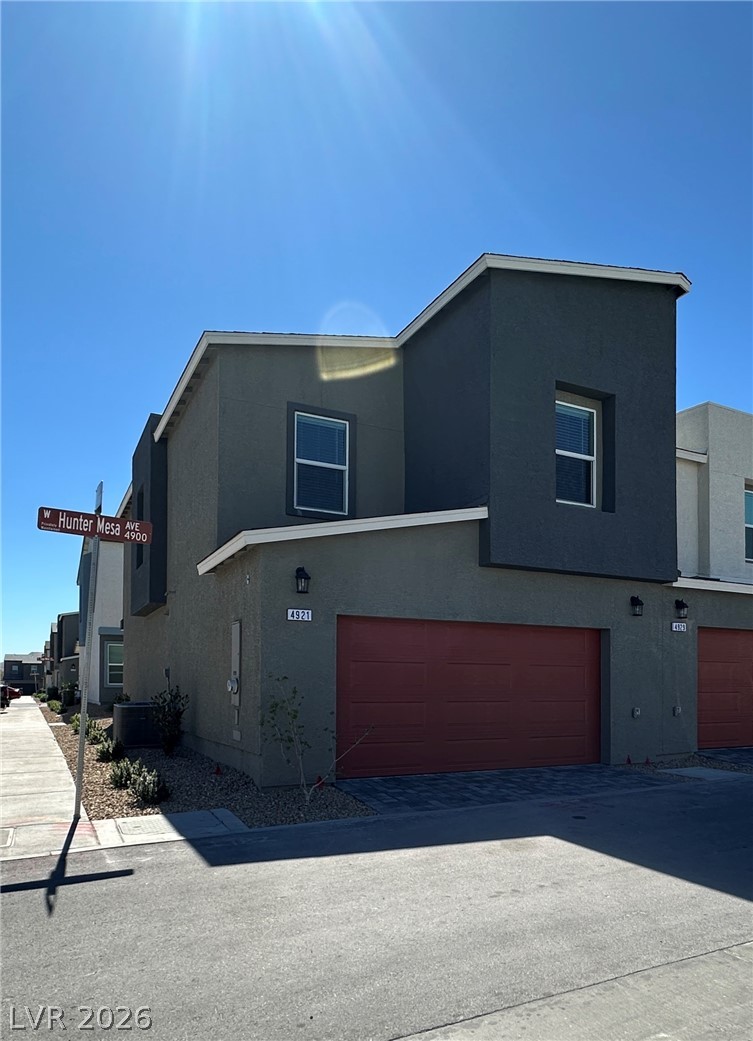 4921 Hunter Mesa Avenue