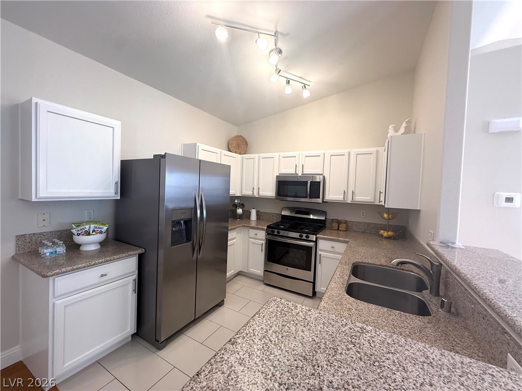 2052 Gravel Hill Street 201