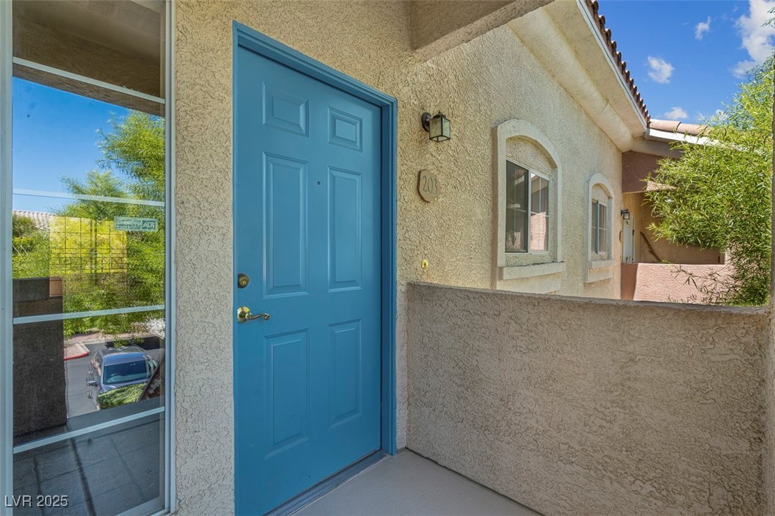 353 Amber Pine Street 203