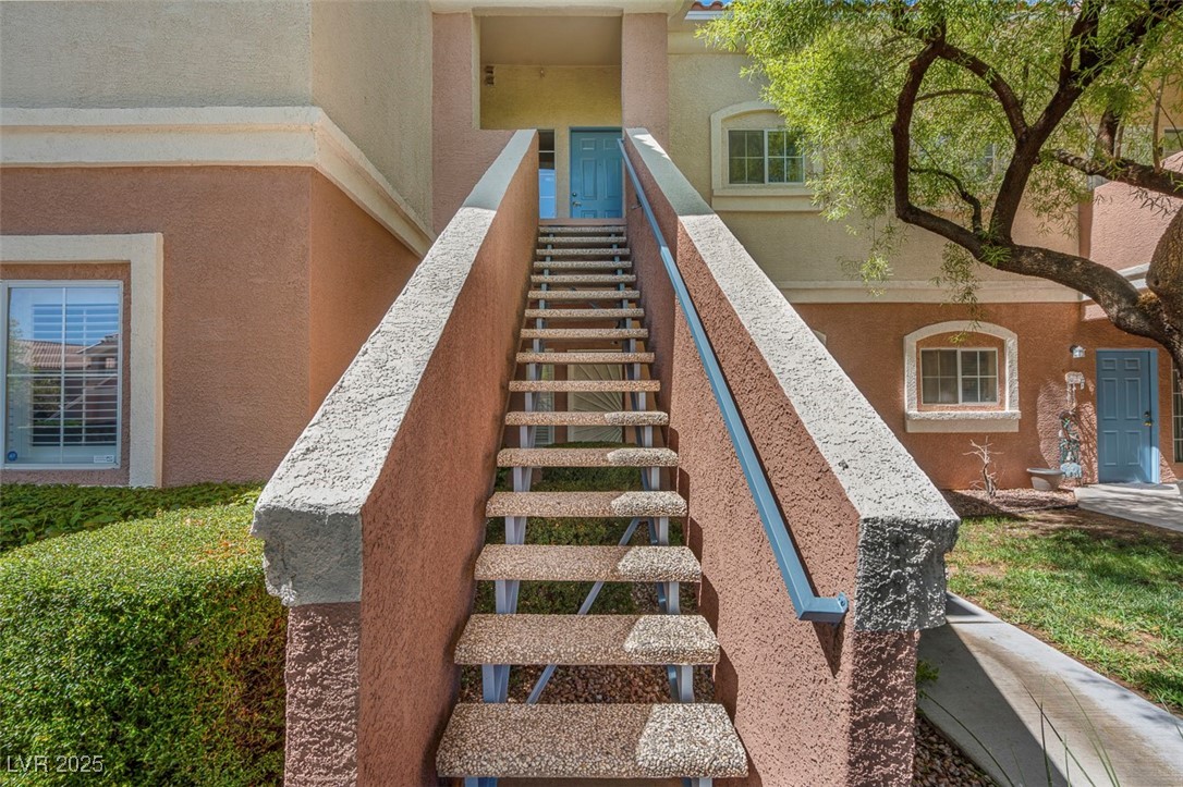 353 Amber Pine Street 203