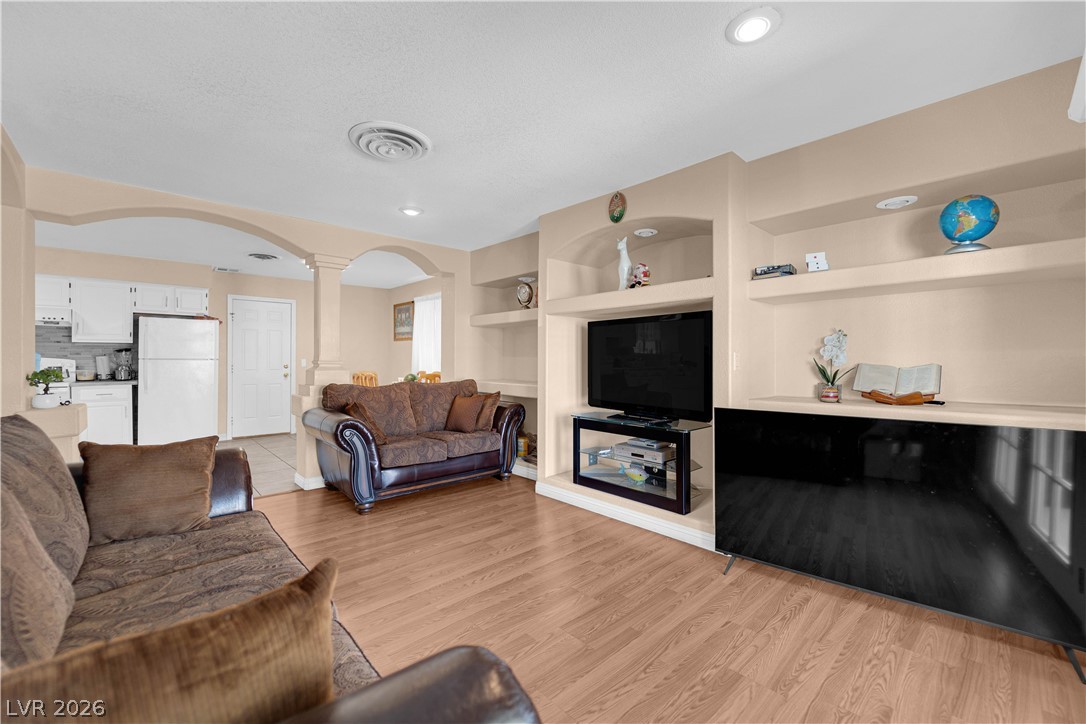 1913 Demetrius Avenue