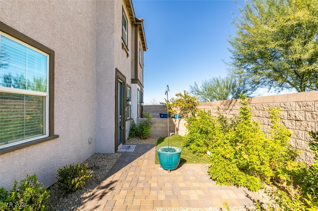 258 Blue Grotto Street, Henderson, Nevada image 2