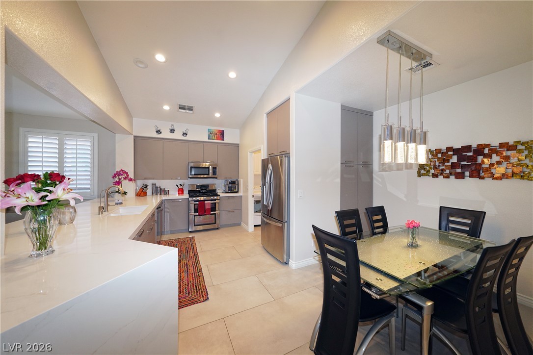 81 Saint Johns Wood Avenue