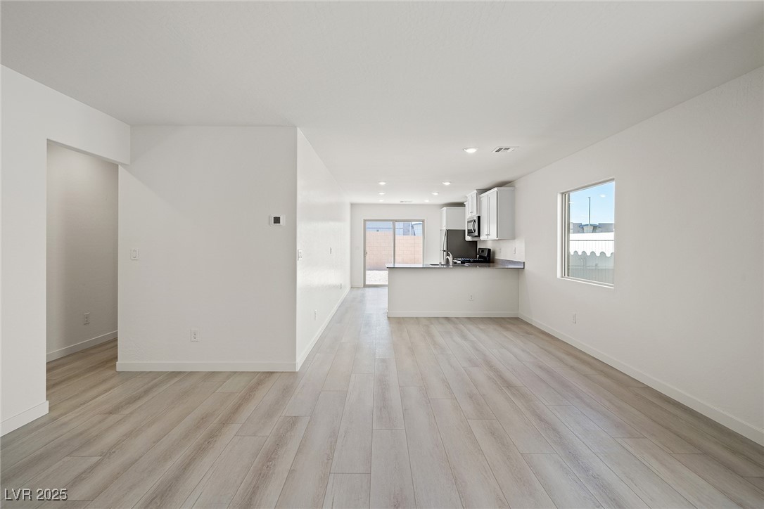 6719 Violet Cascade Avenue, Las Vegas, Nevada image 4