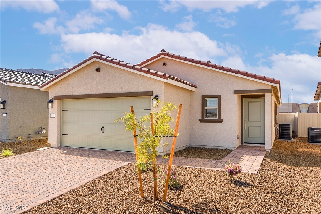 6719 Violet Cascade Avenue, Las Vegas, Nevada image 2