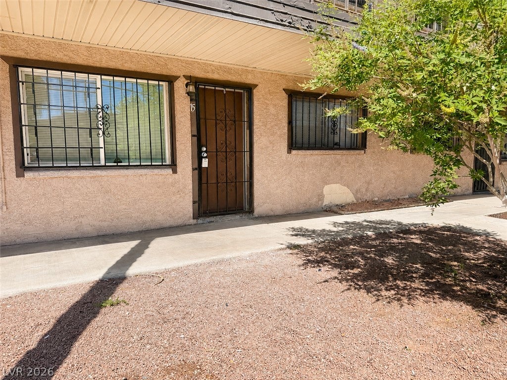 Properties 4 3720 Royal Crest Street 15