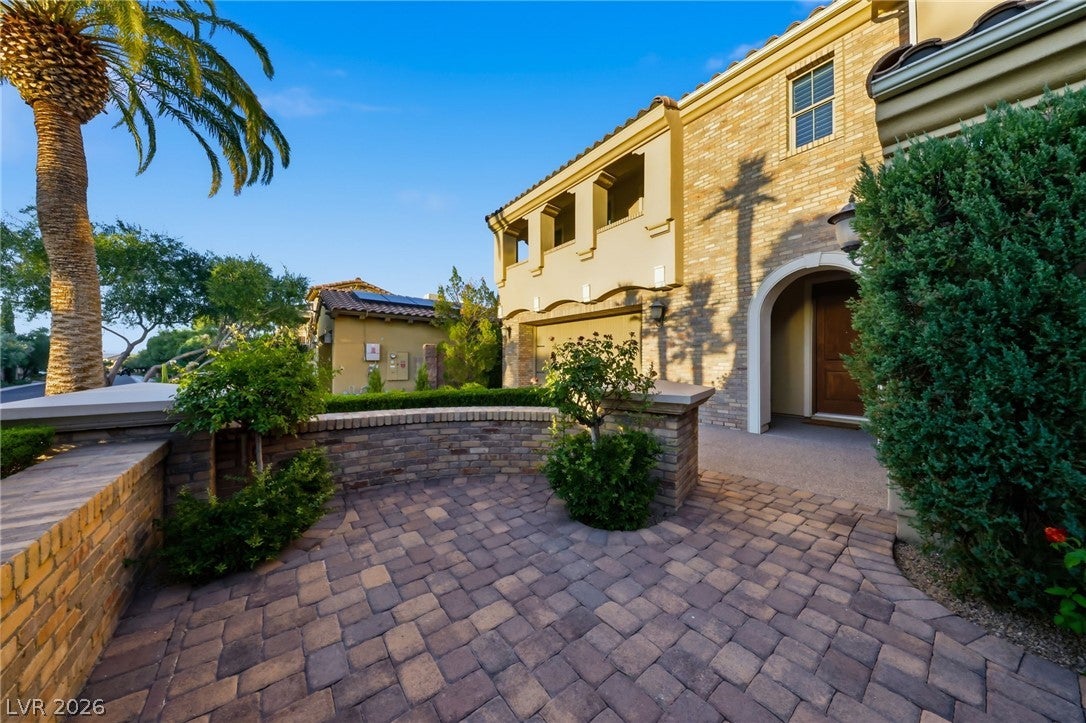 6 Benevolo Drive