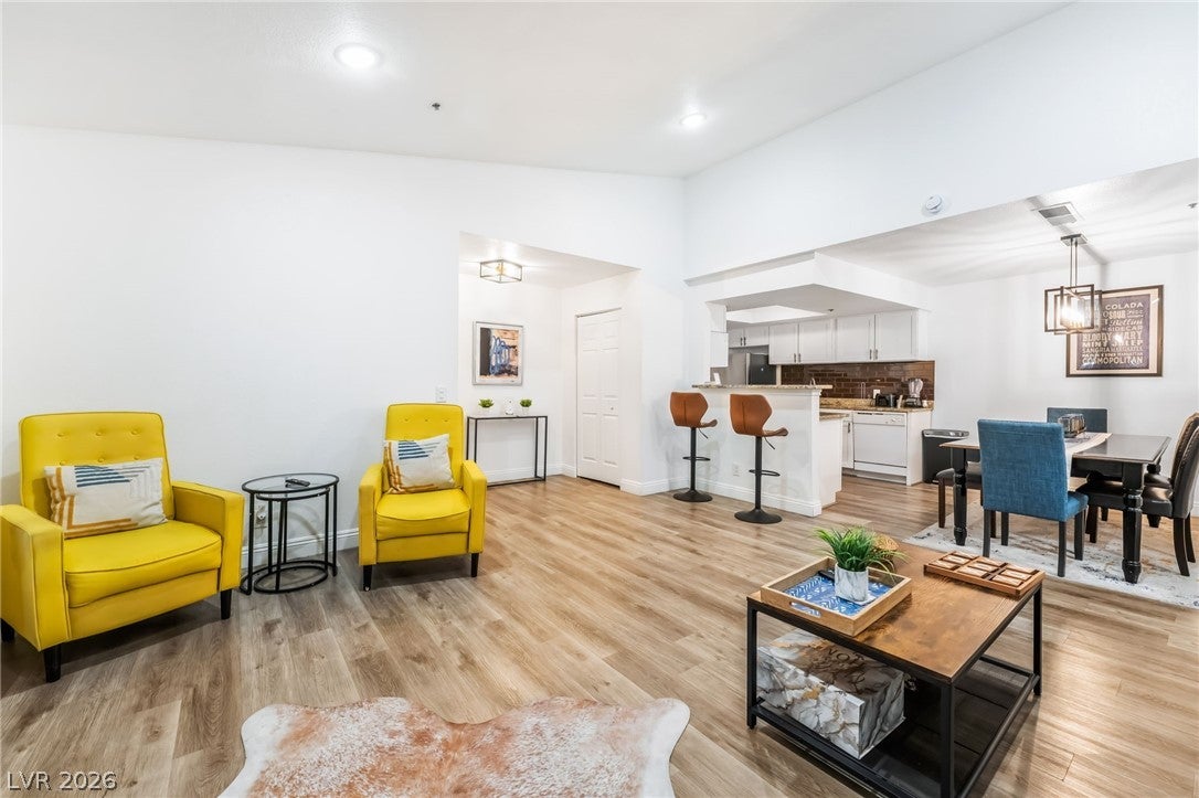 4200 S Valley View Boulevard 3040