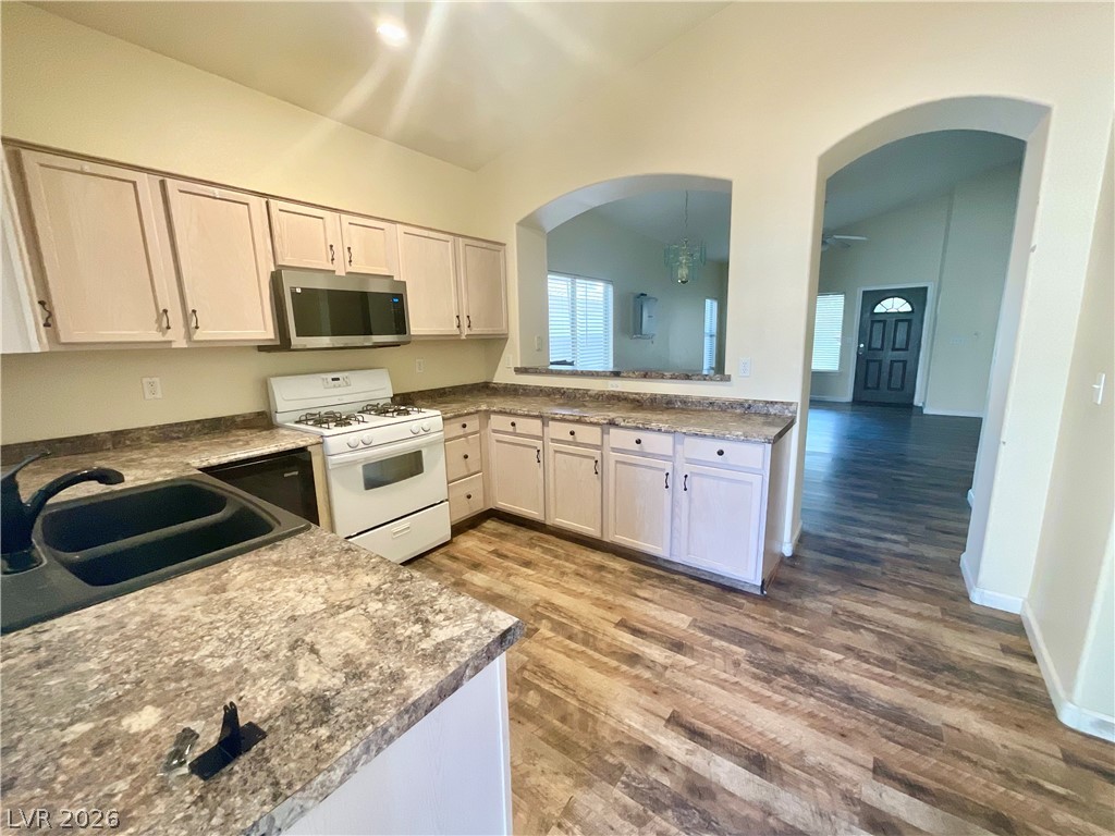 4604 Possum Berry Lane