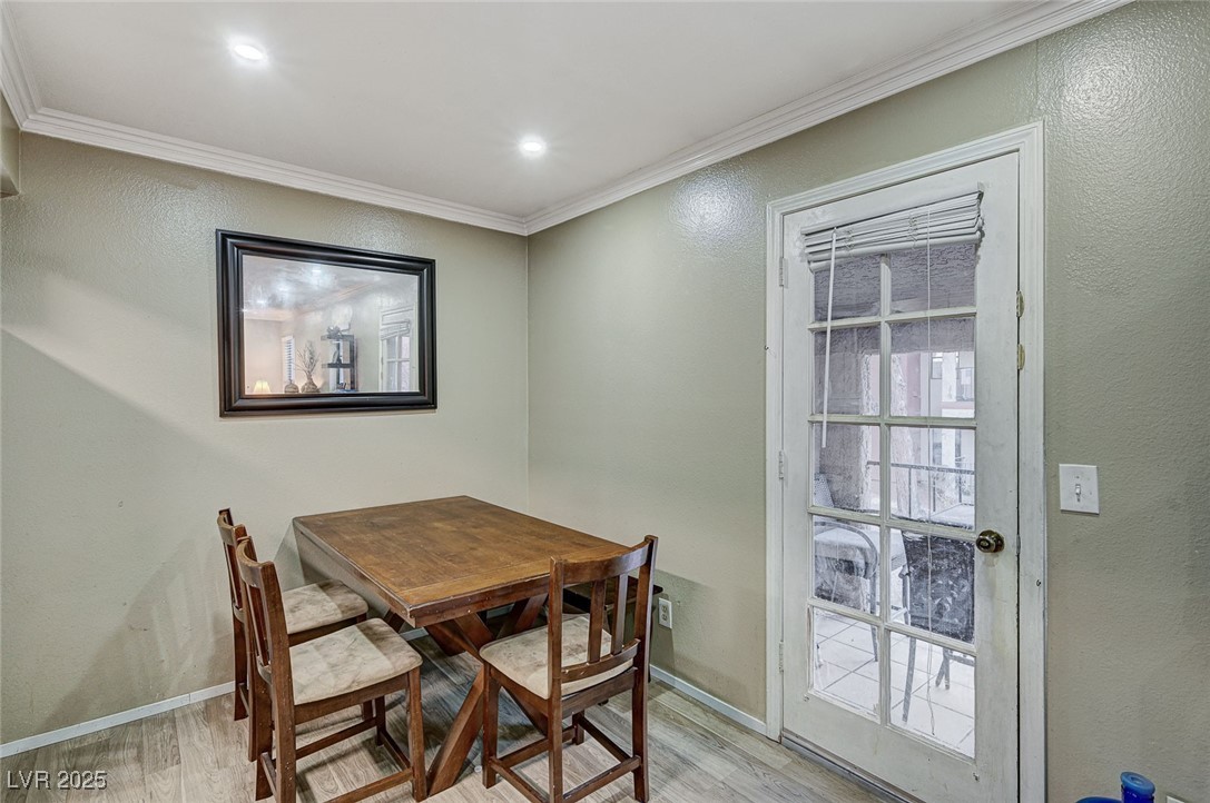 Las Vegas, Nevada 89103, United States, 2 Bedrooms Bedrooms, ,2 BathroomsBathrooms,Residential,Active,5076