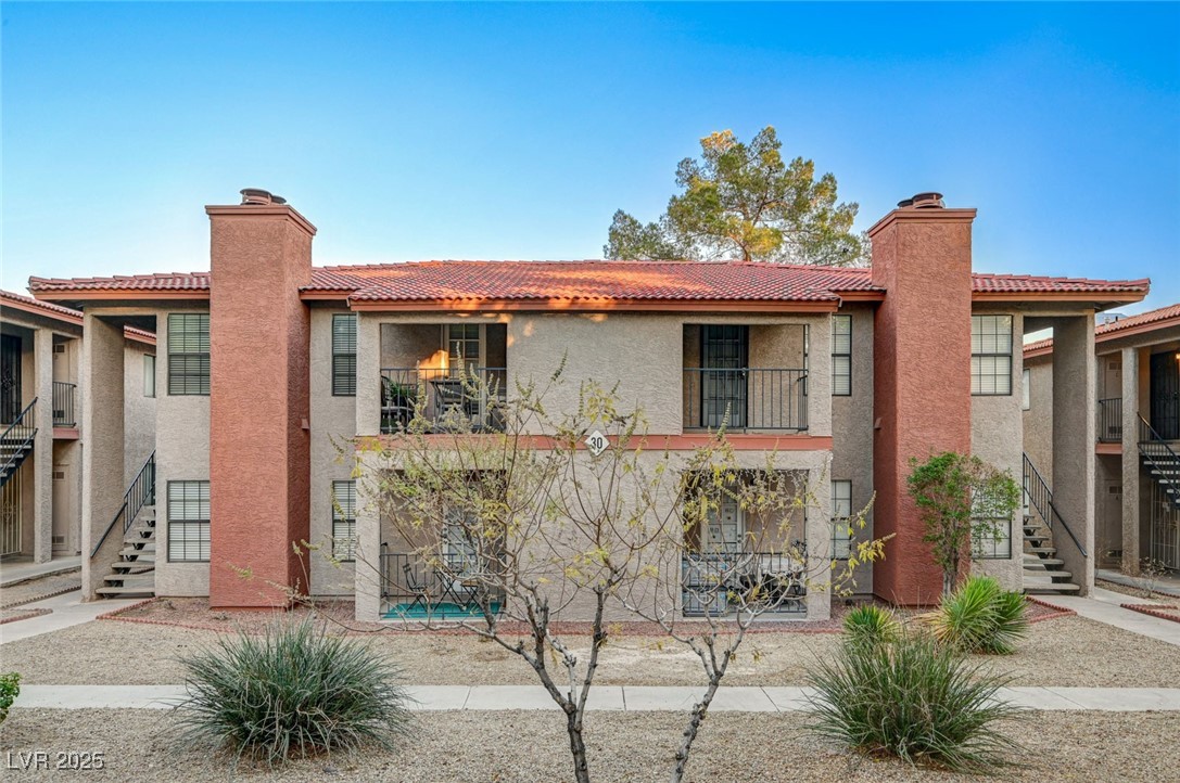 Las Vegas, Nevada 89103, United States, 2 Bedrooms Bedrooms, ,2 BathroomsBathrooms,Residential,Active,5076