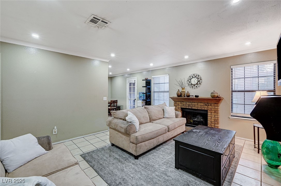 Las Vegas, Nevada 89103, United States, 2 Bedrooms Bedrooms, ,2 BathroomsBathrooms,Residential,Active,5076