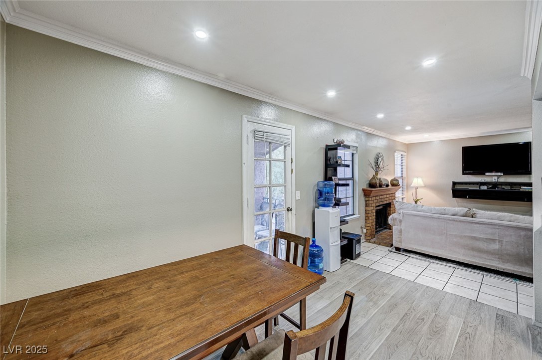 Las Vegas, Nevada 89103, United States, 2 Bedrooms Bedrooms, ,2 BathroomsBathrooms,Residential,Active,5076