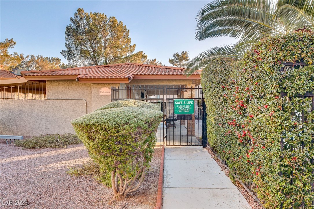 Las Vegas, Nevada 89103, United States, 2 Bedrooms Bedrooms, ,2 BathroomsBathrooms,Residential,Active,5076