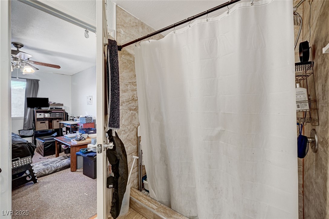 Las Vegas, Nevada 89103, United States, 2 Bedrooms Bedrooms, ,2 BathroomsBathrooms,Residential,Active,5076