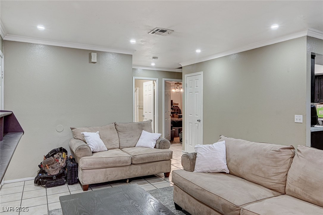 Las Vegas, Nevada 89103, United States, 2 Bedrooms Bedrooms, ,2 BathroomsBathrooms,Residential,Active,5076