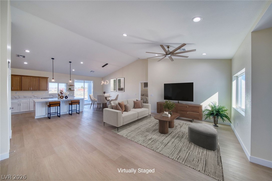 2880 S Red Rock