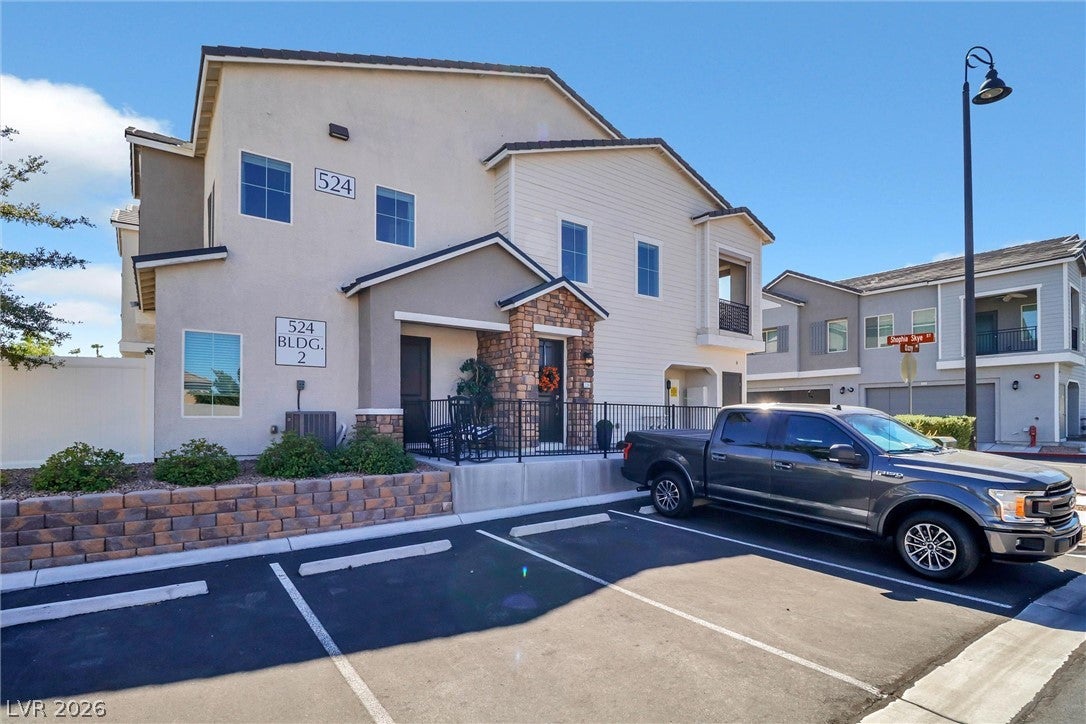 524 Shophia Skye Street 226