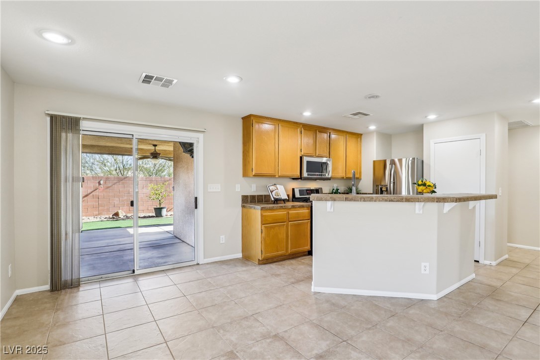 Henderson, Nevada 89002, United States, 3 Bedrooms Bedrooms, ,2 BathroomsBathrooms,Residential,Pending,11167