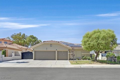 Photo of 814 Singing Drum Drive, Henderson, NV 89002 (MLS # 2731564) Photo of 814 Singing Drum Drive, Henderson, NV 89002 (MLS # 2731564)