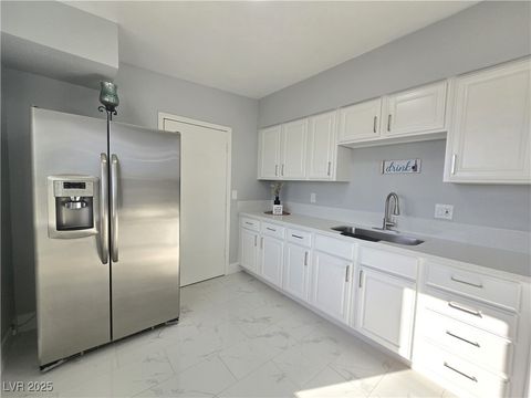 3724 Waikiki Avenue Las Vegas NV 89104