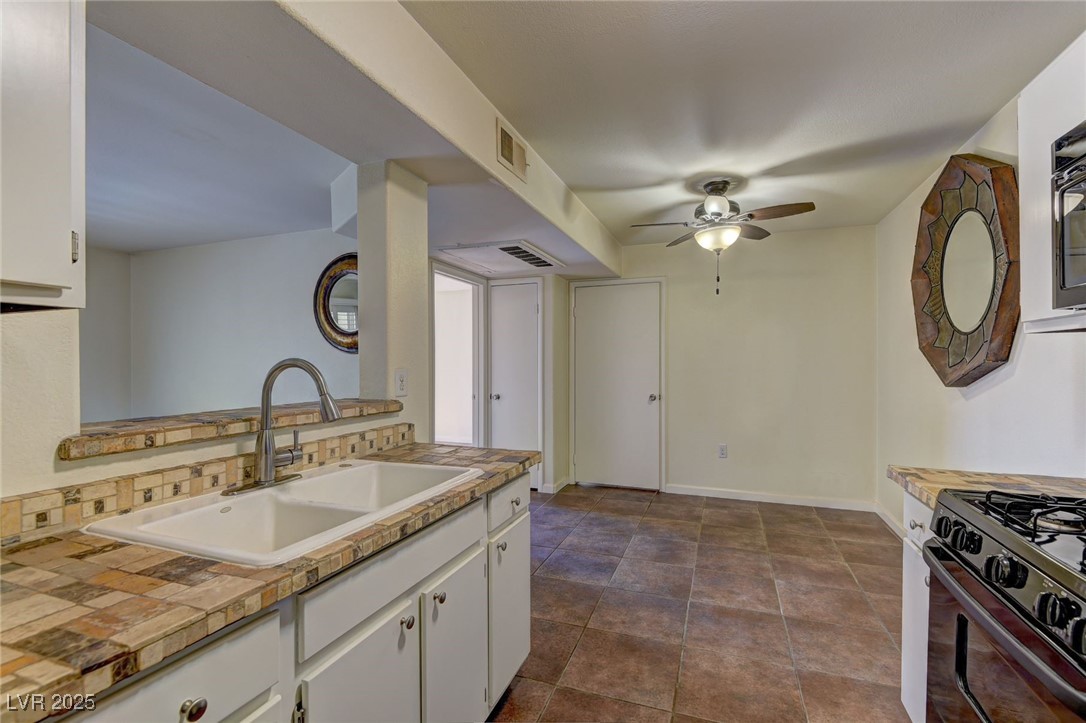 2120 Ramrod Avenue #415, Henderson, Nevada image 2