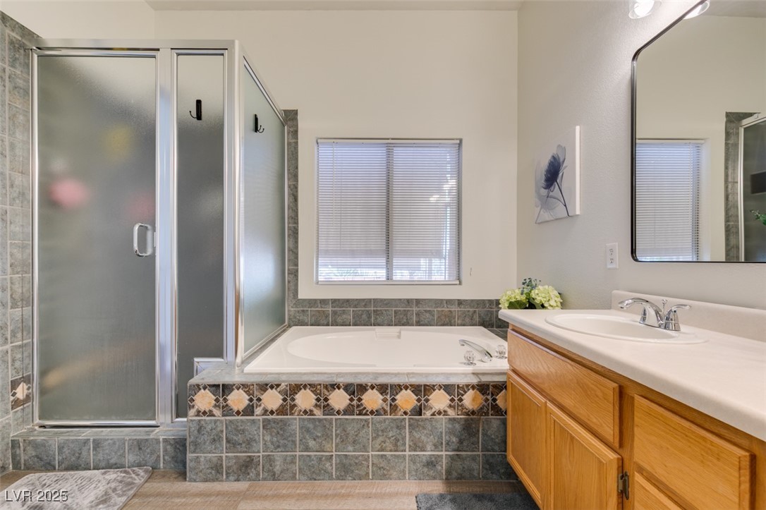 Henderson, Nevada 89012, United States, 3 Bedrooms Bedrooms, ,3 BathroomsBathrooms,Residential,Active,213606