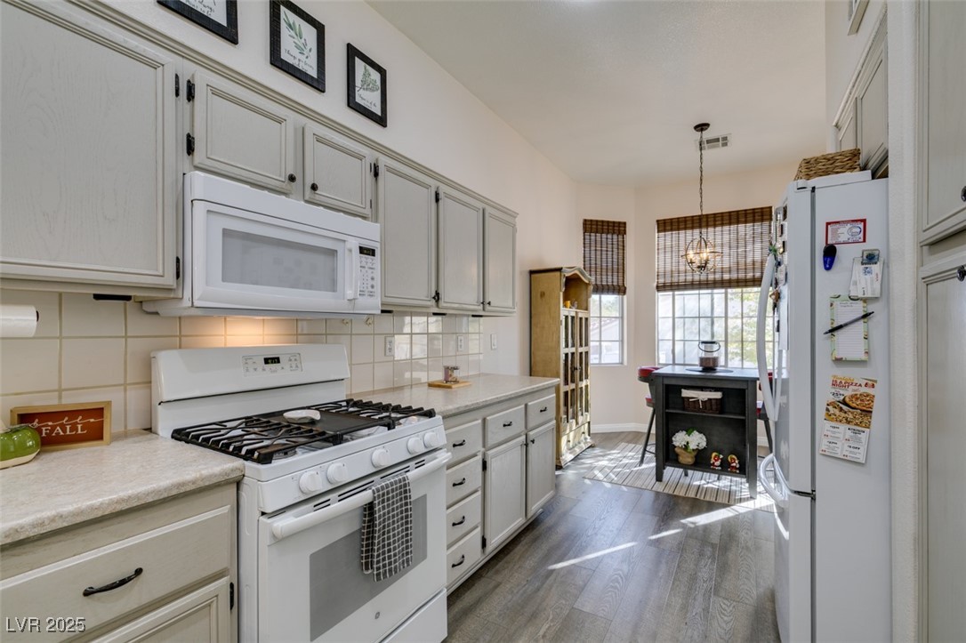 Henderson, Nevada 89012, United States, 3 Bedrooms Bedrooms, ,3 BathroomsBathrooms,Residential,Active,213606