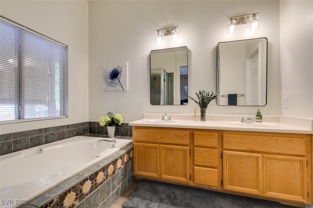 Henderson, Nevada 89012, United States, 3 Bedrooms Bedrooms, ,3 BathroomsBathrooms,Residential,Active,213606