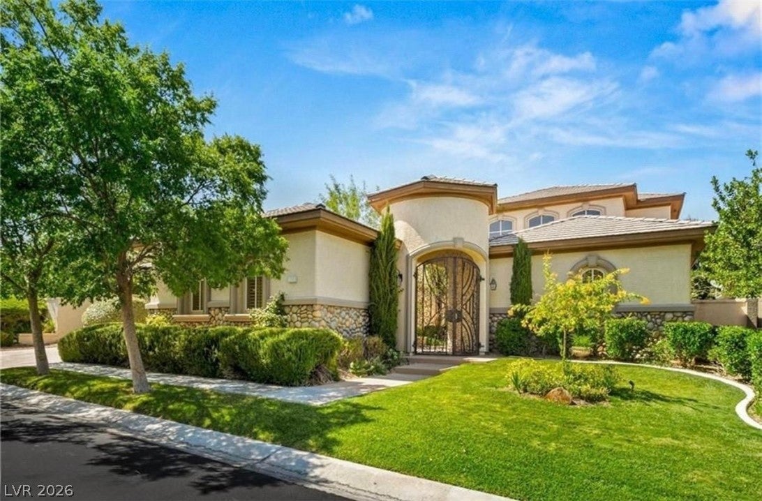 9312 Fontainbleu Drive