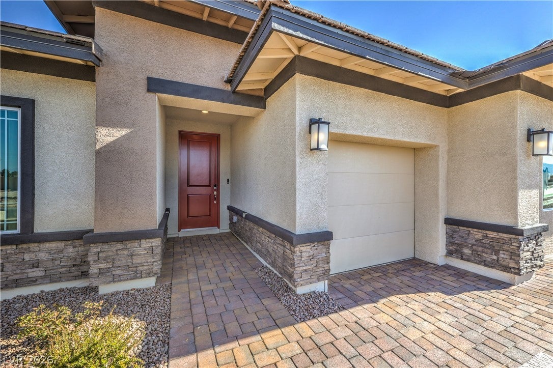 1024 Gentle Swan Street