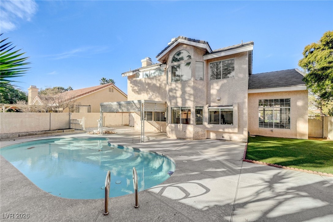 9725 Cascade Falls Avenue