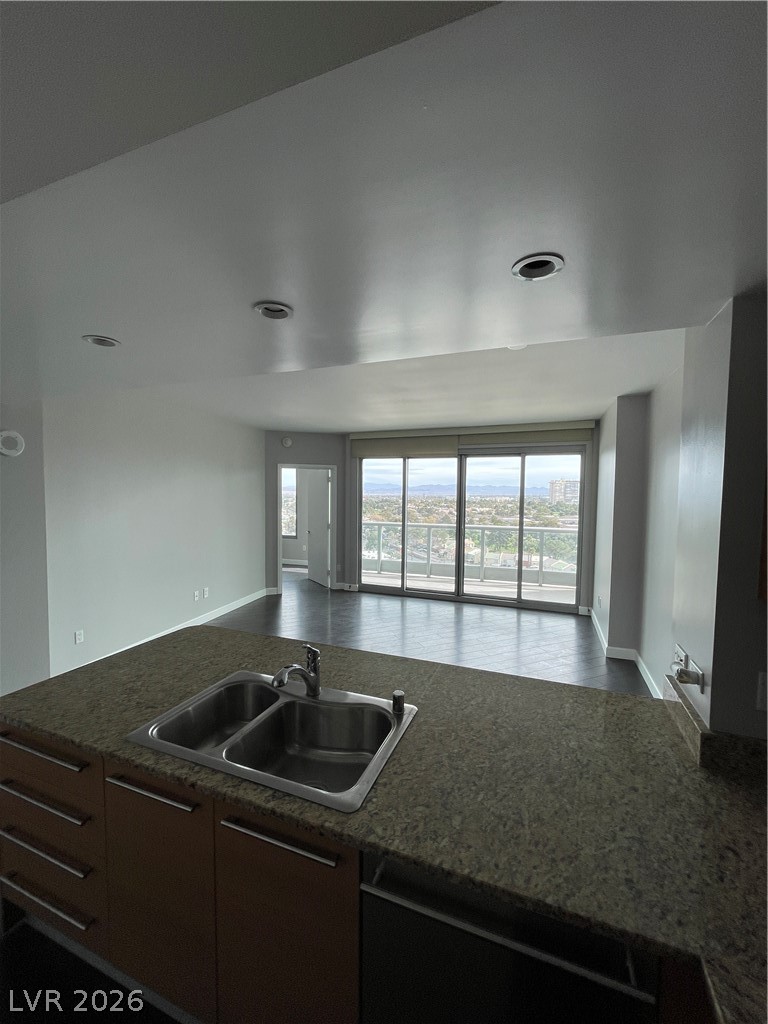 322 Karen Avenue 1205