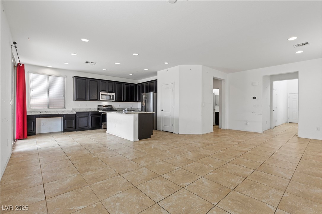 Las Vegas, Nevada 89122, United States, 3 Bedrooms Bedrooms, ,3 BathroomsBathrooms,Residential,Active,112714