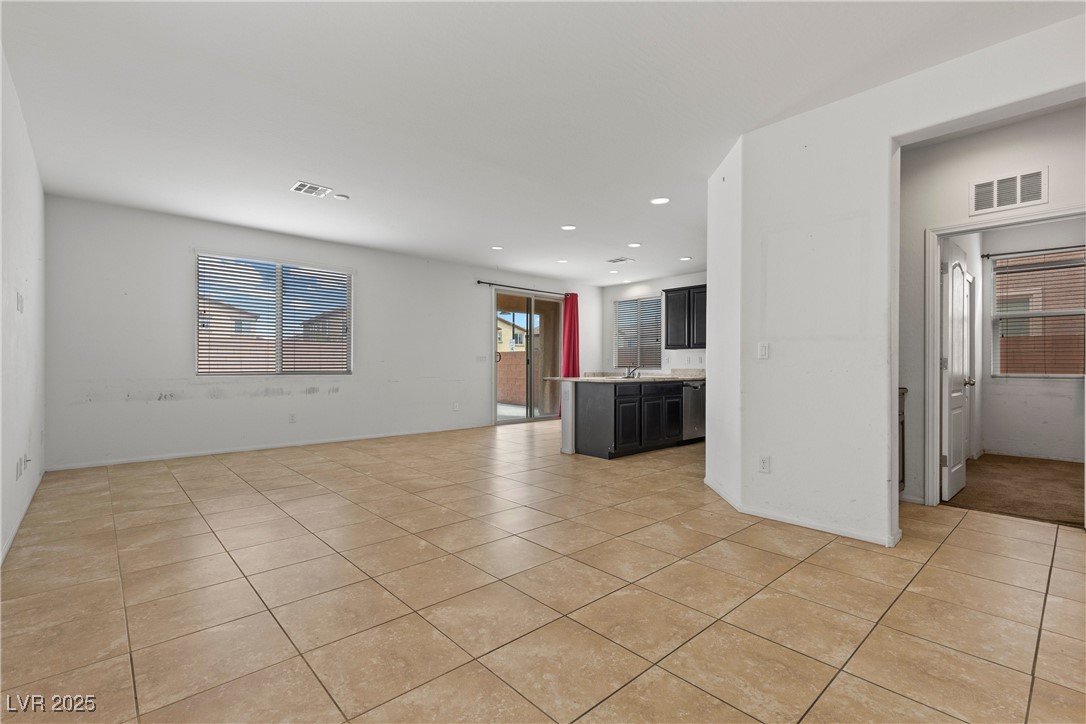 Las Vegas, Nevada 89122, United States, 3 Bedrooms Bedrooms, ,3 BathroomsBathrooms,Residential,Active,112714