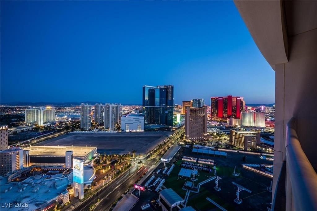 200 W Sahara Avenue 3906