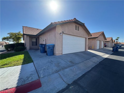 Townhouse For Rent - 328 Caracas Drive<br/> Clark County, Las Vegas, NV 89145