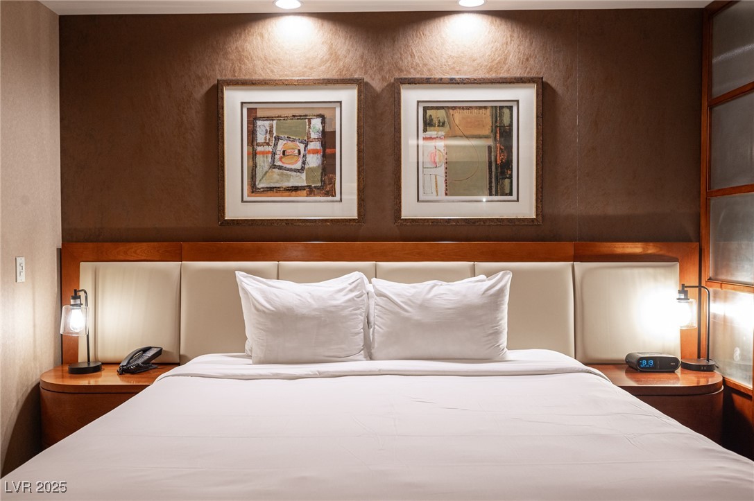 135 E HARMON Avenue 1017