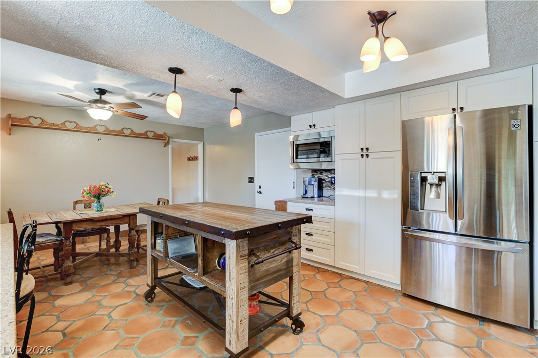 845 Robinson Lane