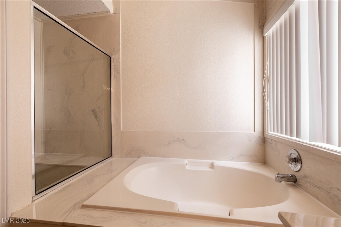 Las Vegas, Nevada 89128, United States, 4 Bedrooms Bedrooms, ,3 BathroomsBathrooms,Residential,Pending,113467